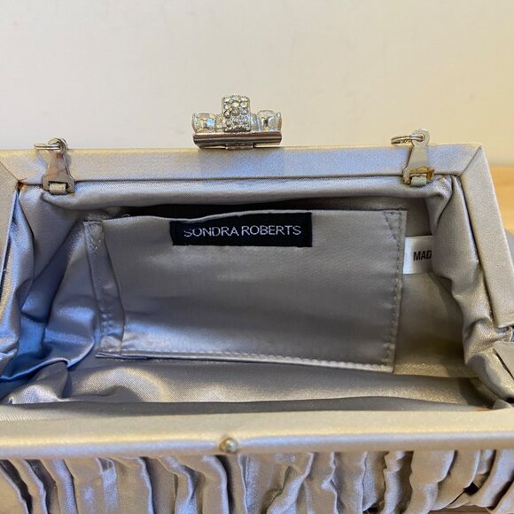Vintage Sondra Roberts Pleated Satin Clutch Purse With Rhinestone Clasp Evening - Picture 5 of 15